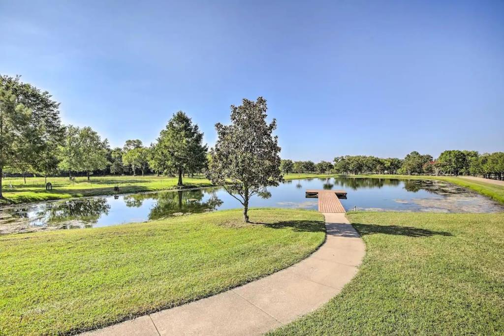 Texas Ranch House With 5 Bedroom And Fish Pond Ντάλλας Εξωτερικό φωτογραφία