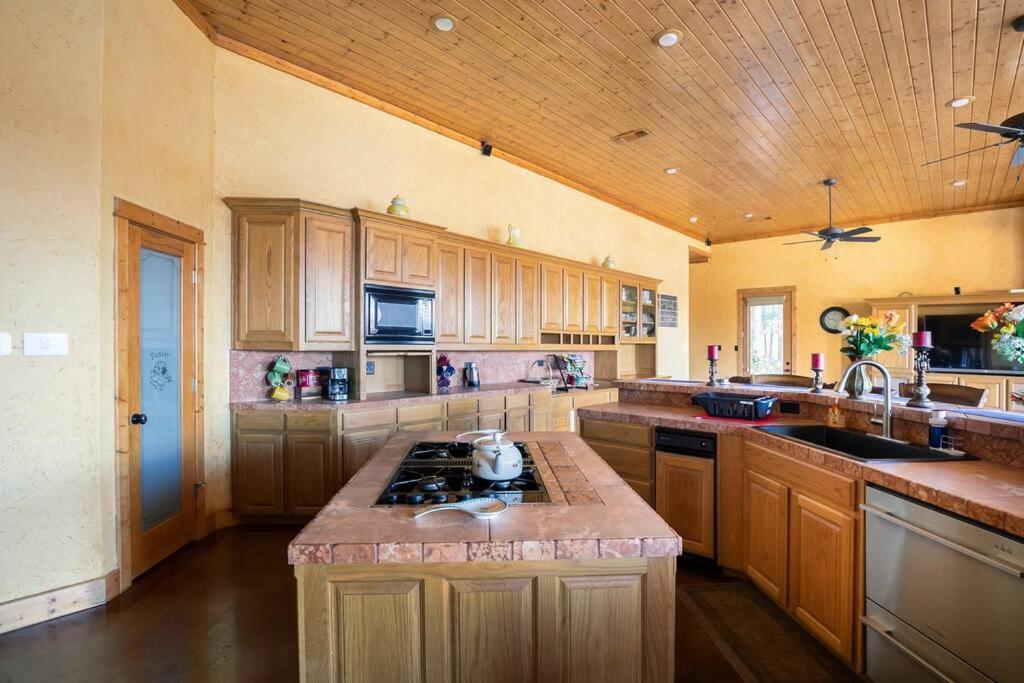 Texas Ranch House With 5 Bedroom And Fish Pond Ντάλλας Εξωτερικό φωτογραφία